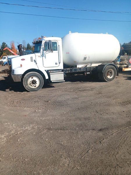 2002 PETERBILT 330 PROPANE TRUCK